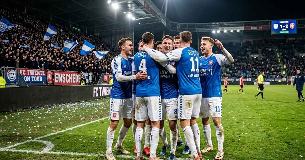 تفينتي يُكمل رباعية الكبار في الدوري الهولندي بانتصار خارج الأرض