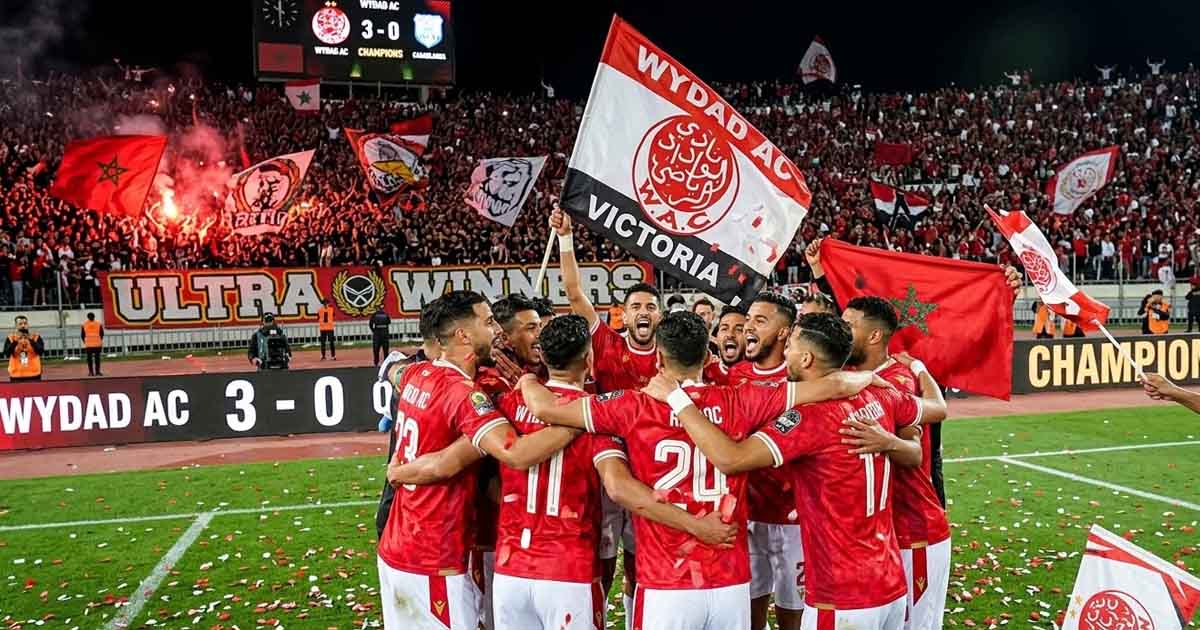 الوداد الرياضي يُلاحق الرجاء ويُسقط المغرب التطواني بثلاثة أهداف بيضاء